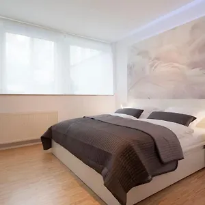 Exclusive 2-room Souterrain Apartment
